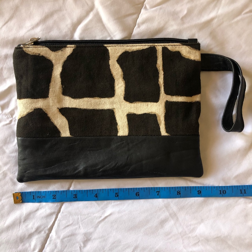 African Mudcloth and Leather Wristlet/Coin Purse - Picture 3 of 4